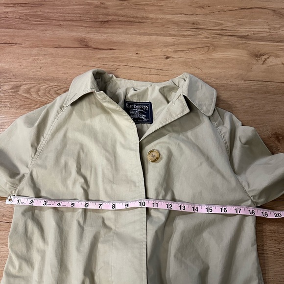 Burberry trench coat - Picture 6 of 8